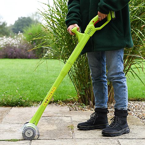 Garden Gear 20V Cordless Weed Sweeper image